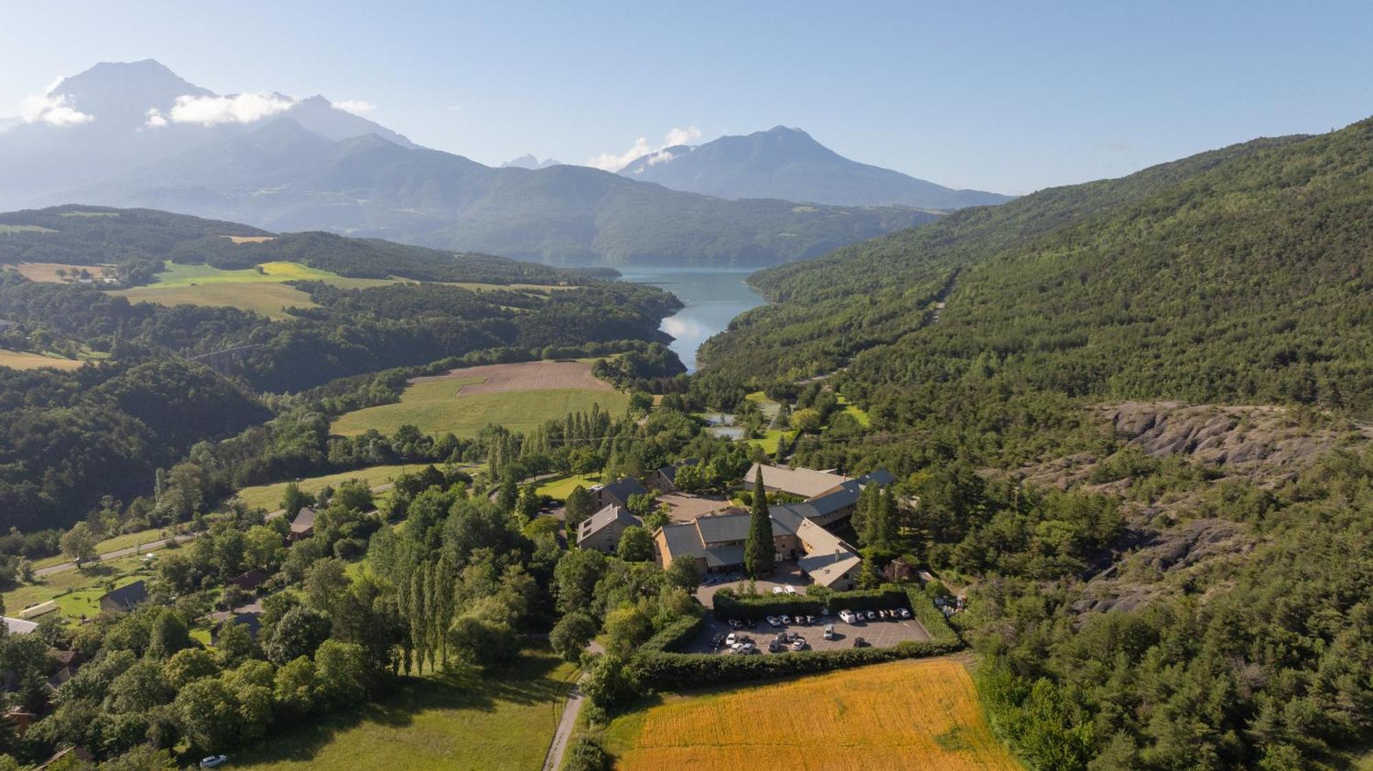 Club Vacances Bleues Les Horizons Du Lac Chorges Exterior foto